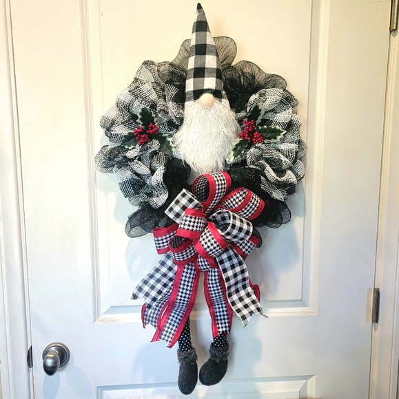 Christmas Winter Gnome Wreath Deco Mesh Bow - Picture 7 of 7